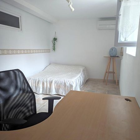 Chambre Climatisee Avec Espaces Privatifs Dont Salle De Bain Et Wc La Liviniere Exterior foto